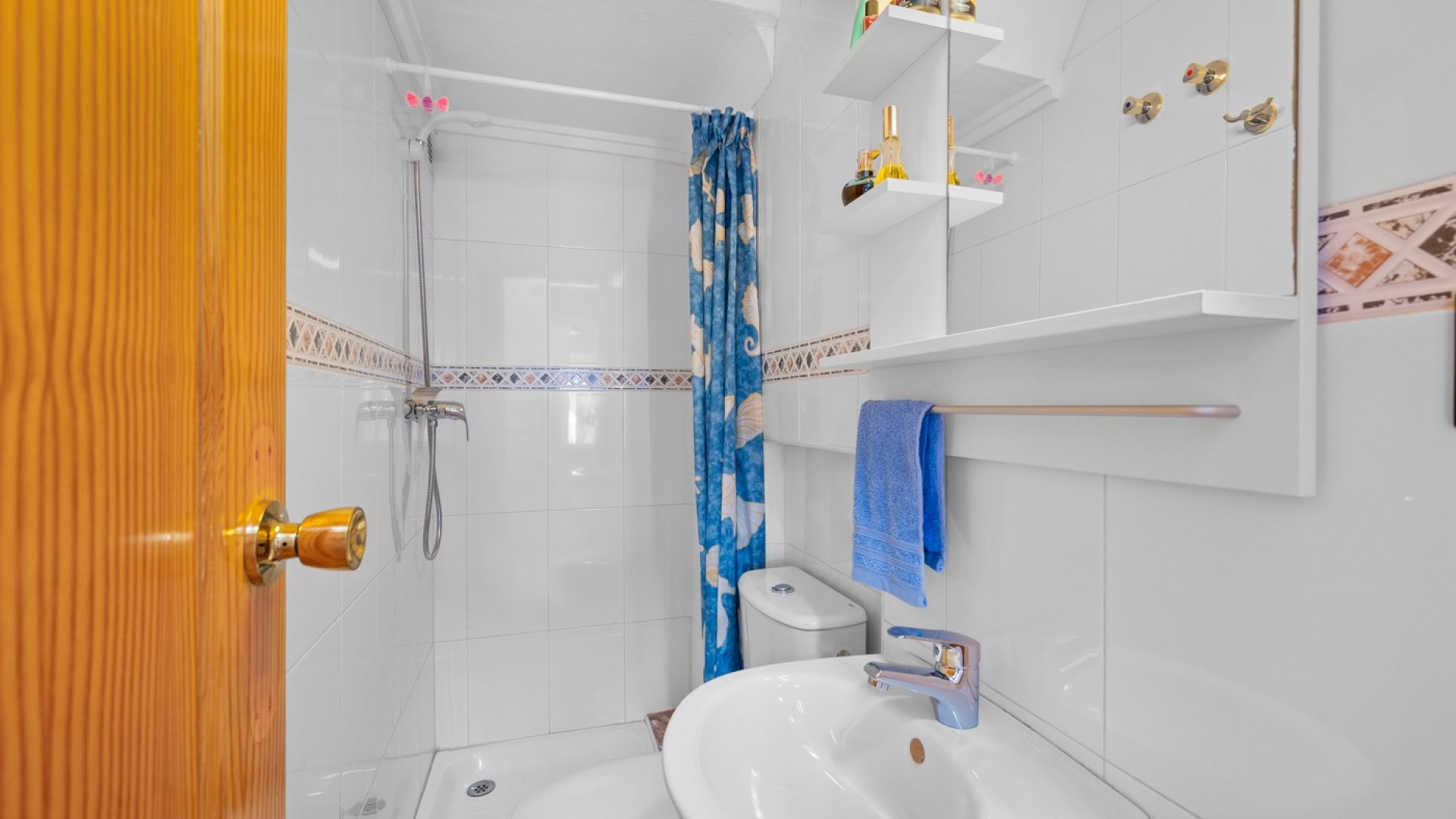 Sale - Town house -
Torrevieja - Habaneras