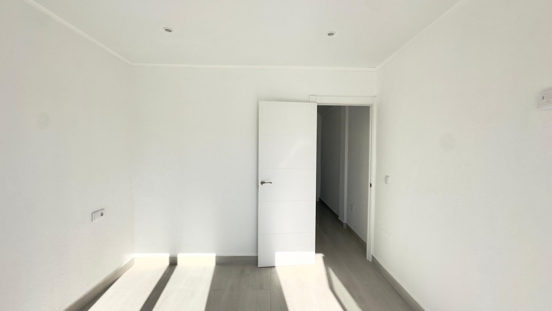 Sale - Town house -
Torrevieja - La Mata