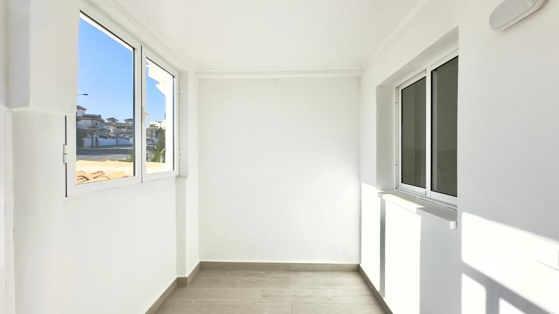 Sale - Town house -
Torrevieja - La Mata