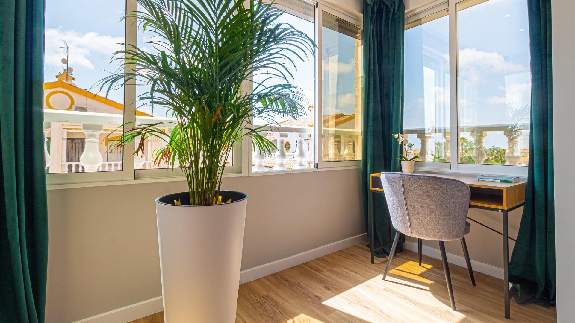 Sale - Town house -
Torrevieja - Los altos