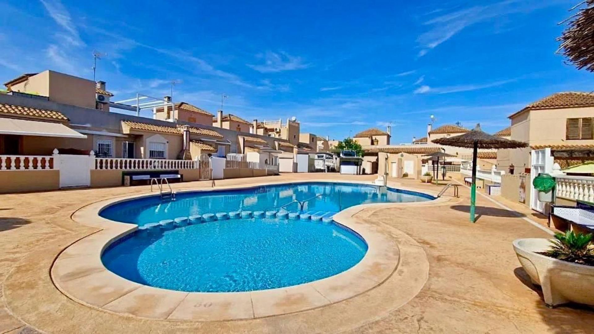 Sale - Town house -
Torrevieja - Los Balcones - Los Altos del Edén