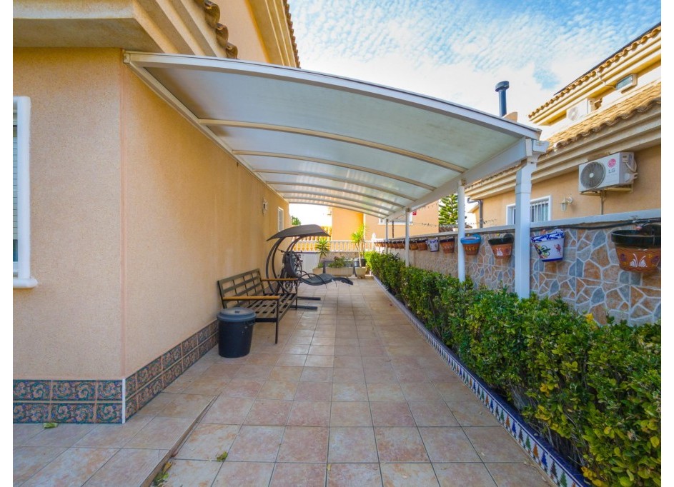 Sale - Town house -
Torrevieja - Los Balcones - Los Altos del Edén