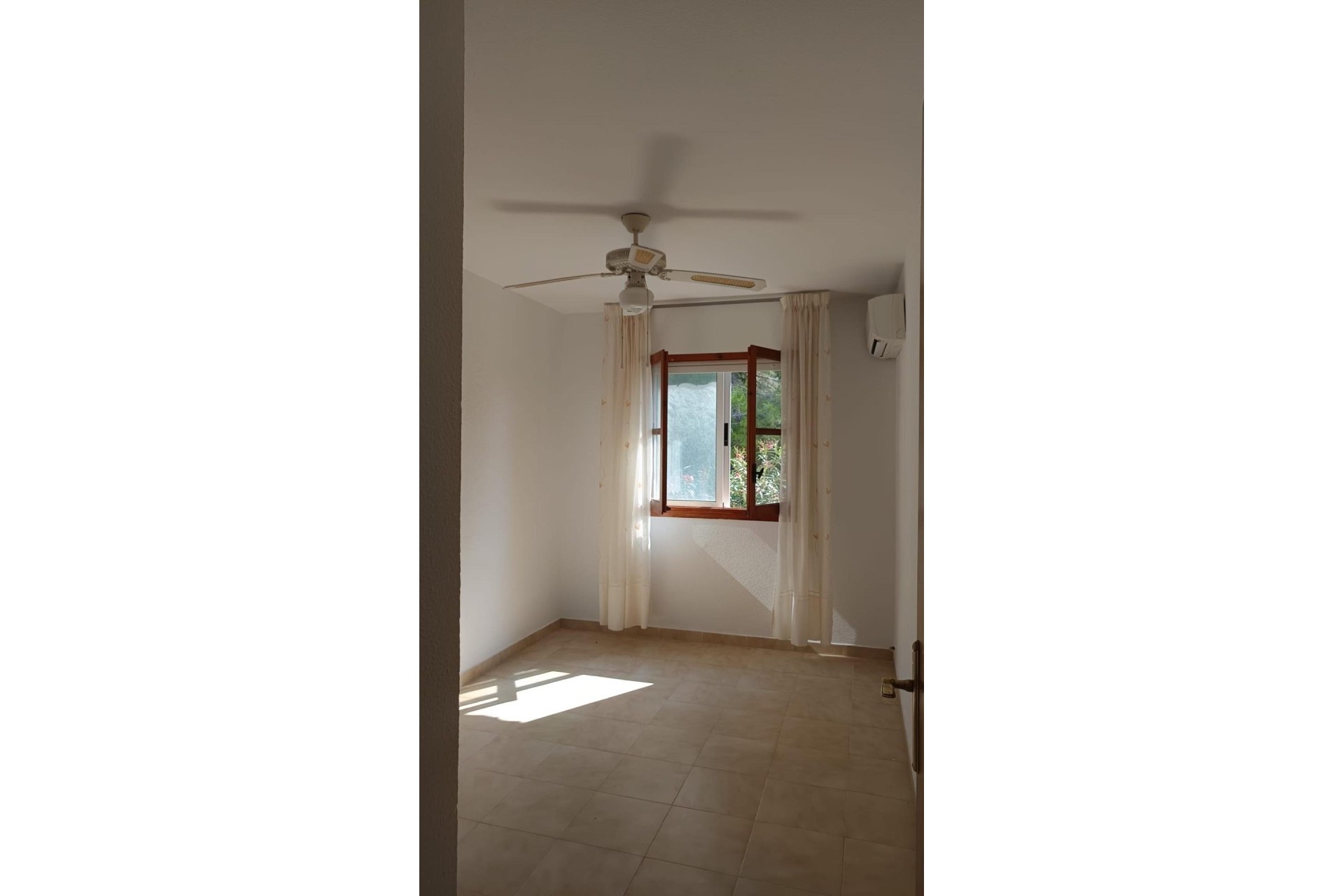 Sale - Town house -
Torrevieja - Los balcones