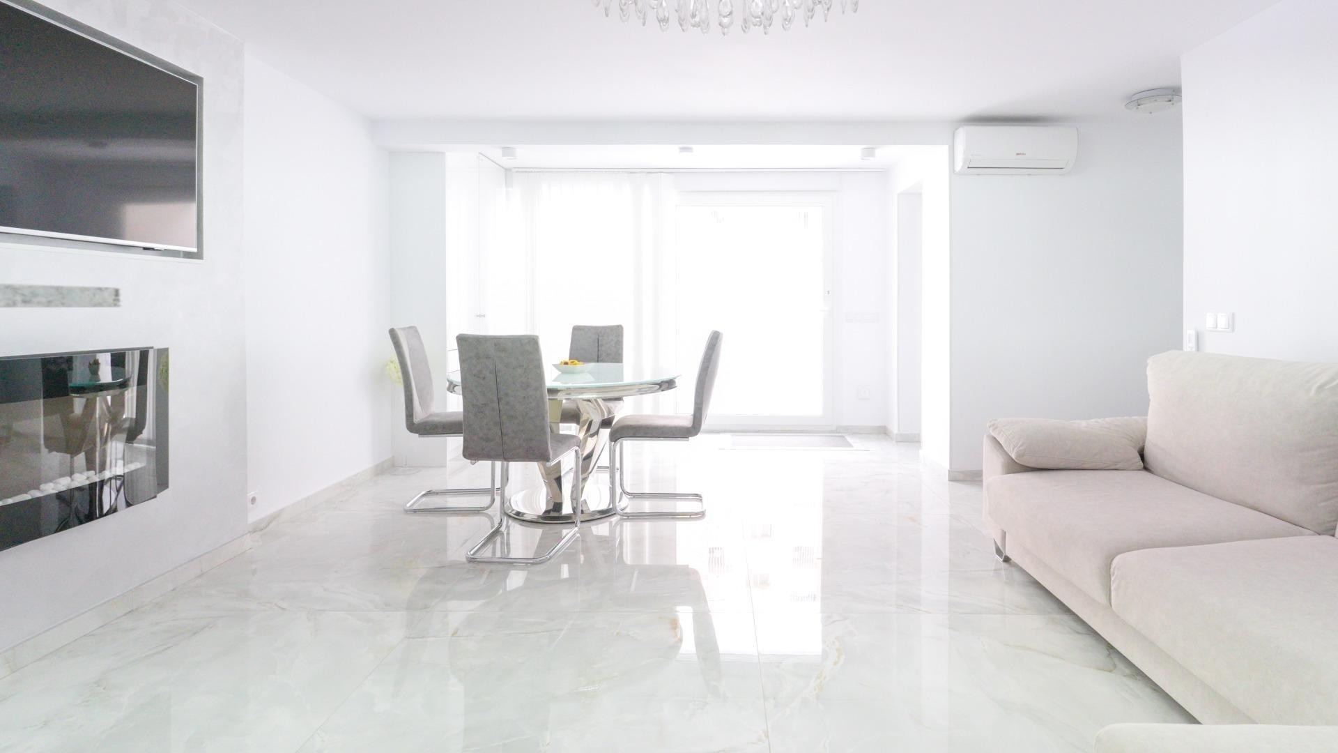 Sale - Town house -
Torrevieja - Punta prima