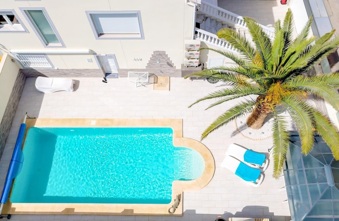 Sale - Town house -
Torrevieja - Punta Prima