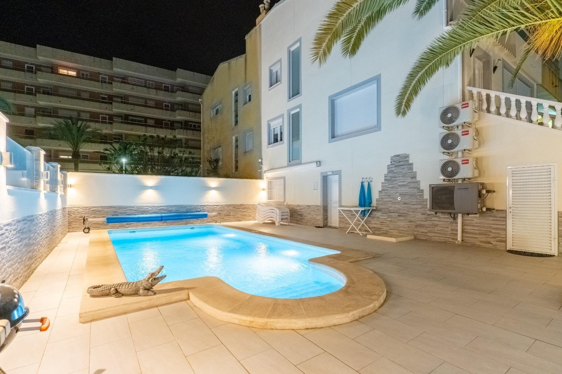 Sale - Town house -
Torrevieja - Punta Prima