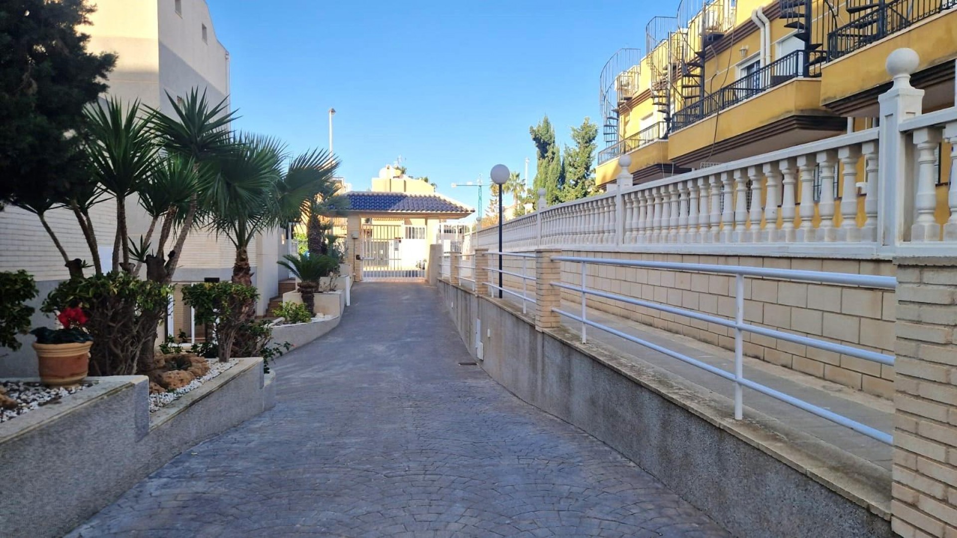 Sale - Town house -
Torrevieja - Torreblanca