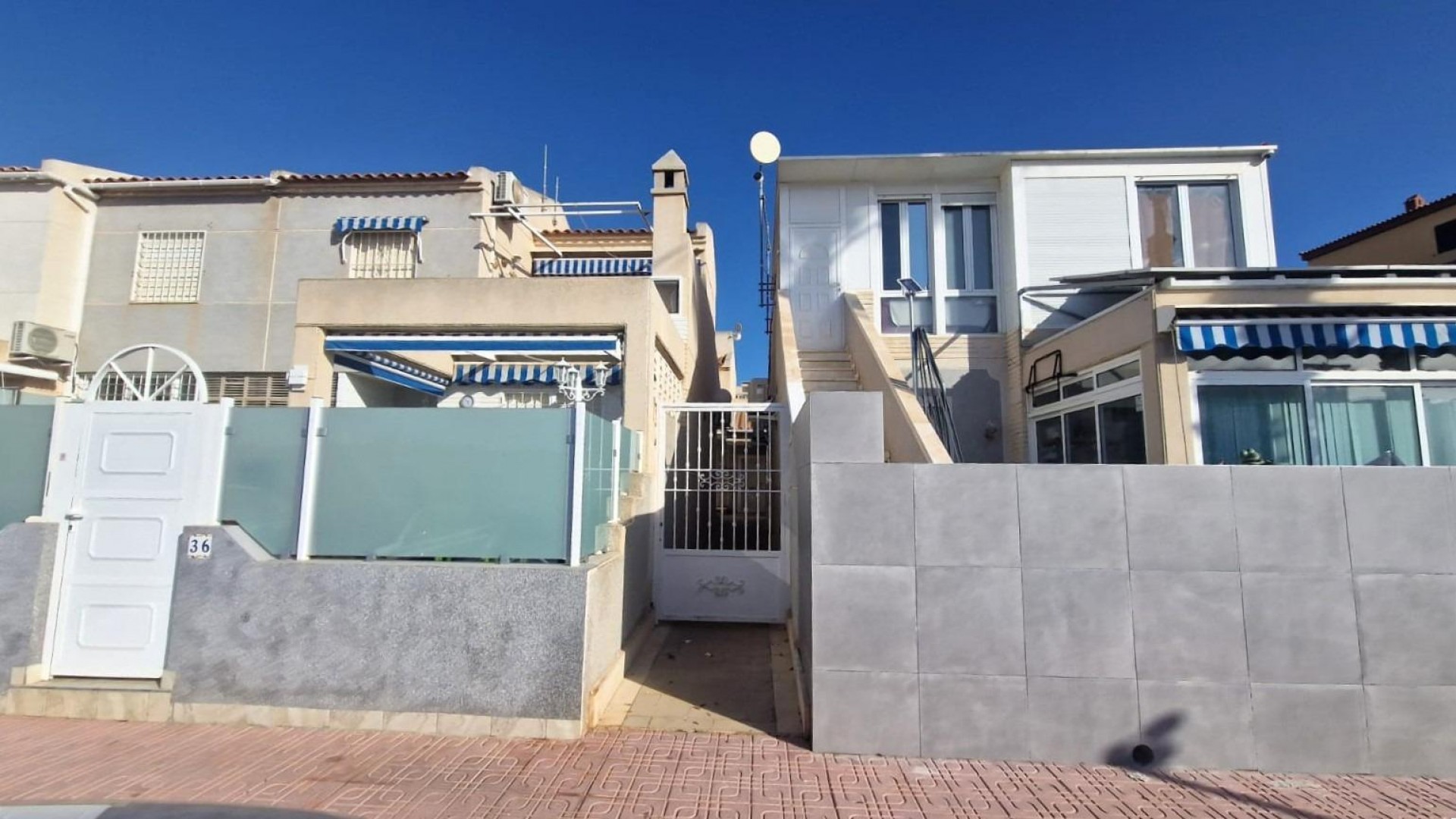 Sale - Town house -
Torrevieja - Torreblanca
