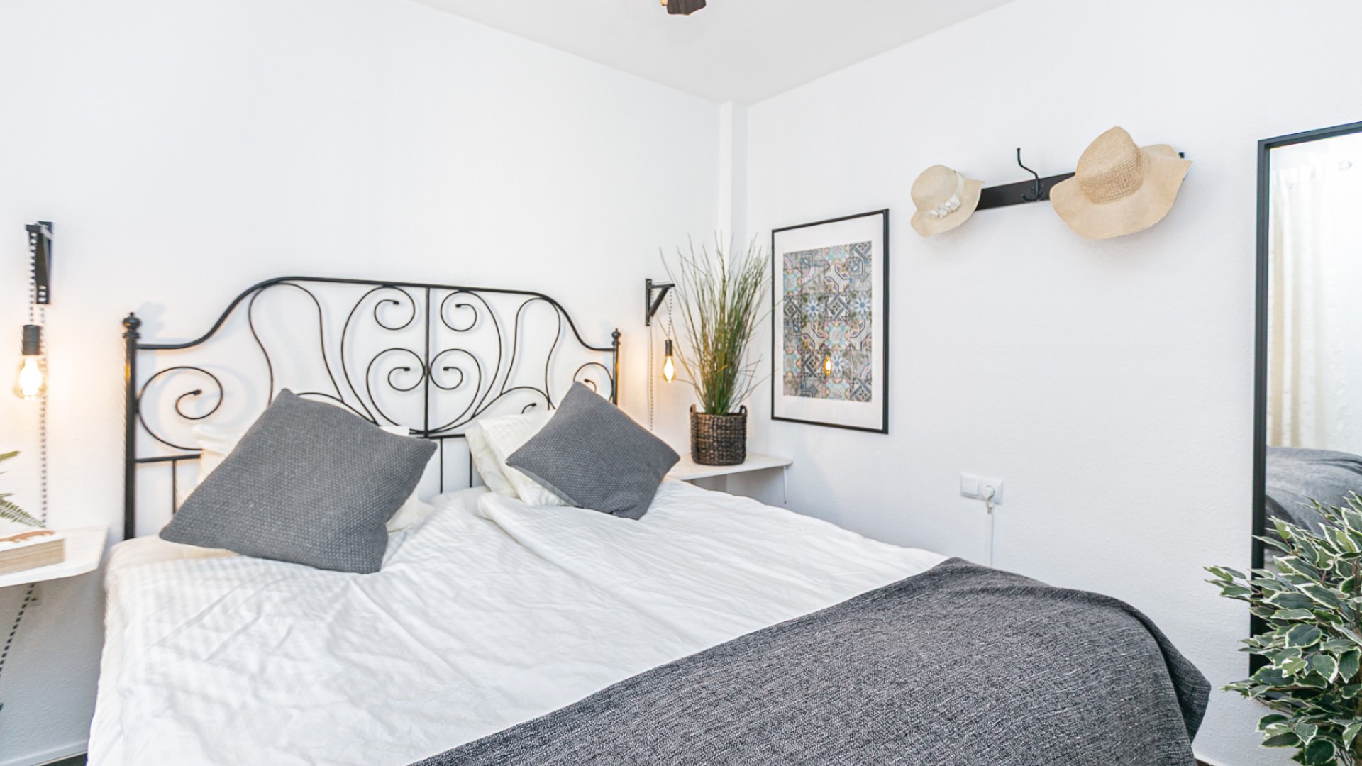 Sale - Town house -
Torrevieja - Torretas