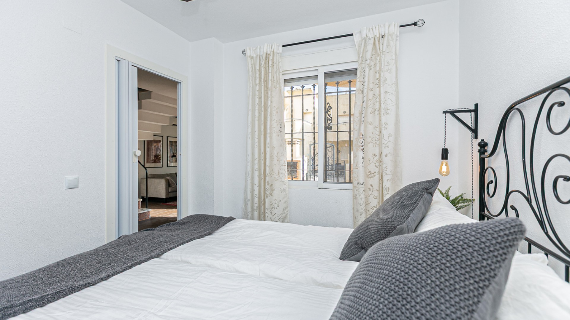 Sale - Town house -
Torrevieja - Torretas