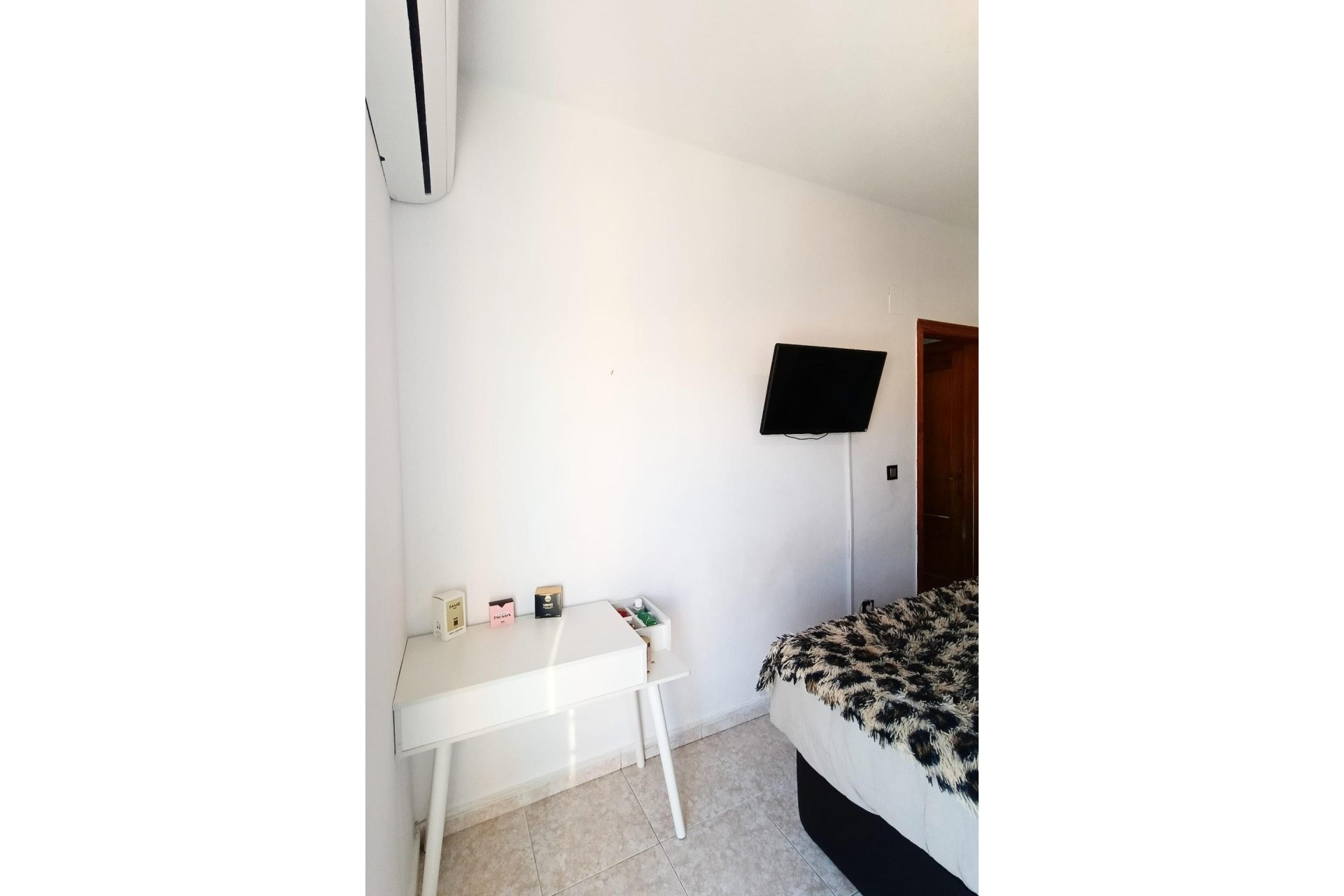 Sale - Town house -
Torrevieja - Torretas