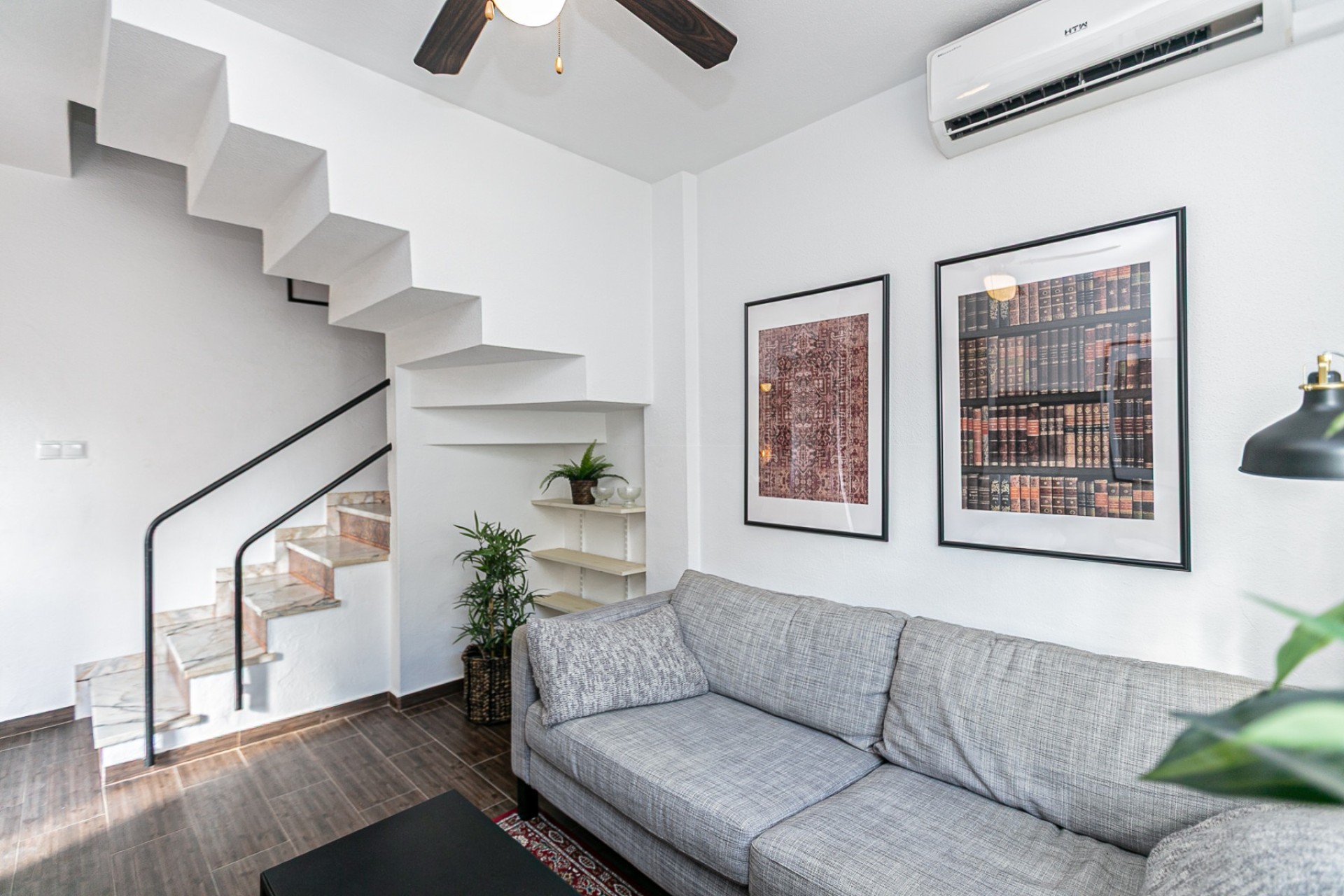 Sale - Town house -
Torrevieja - Torretas