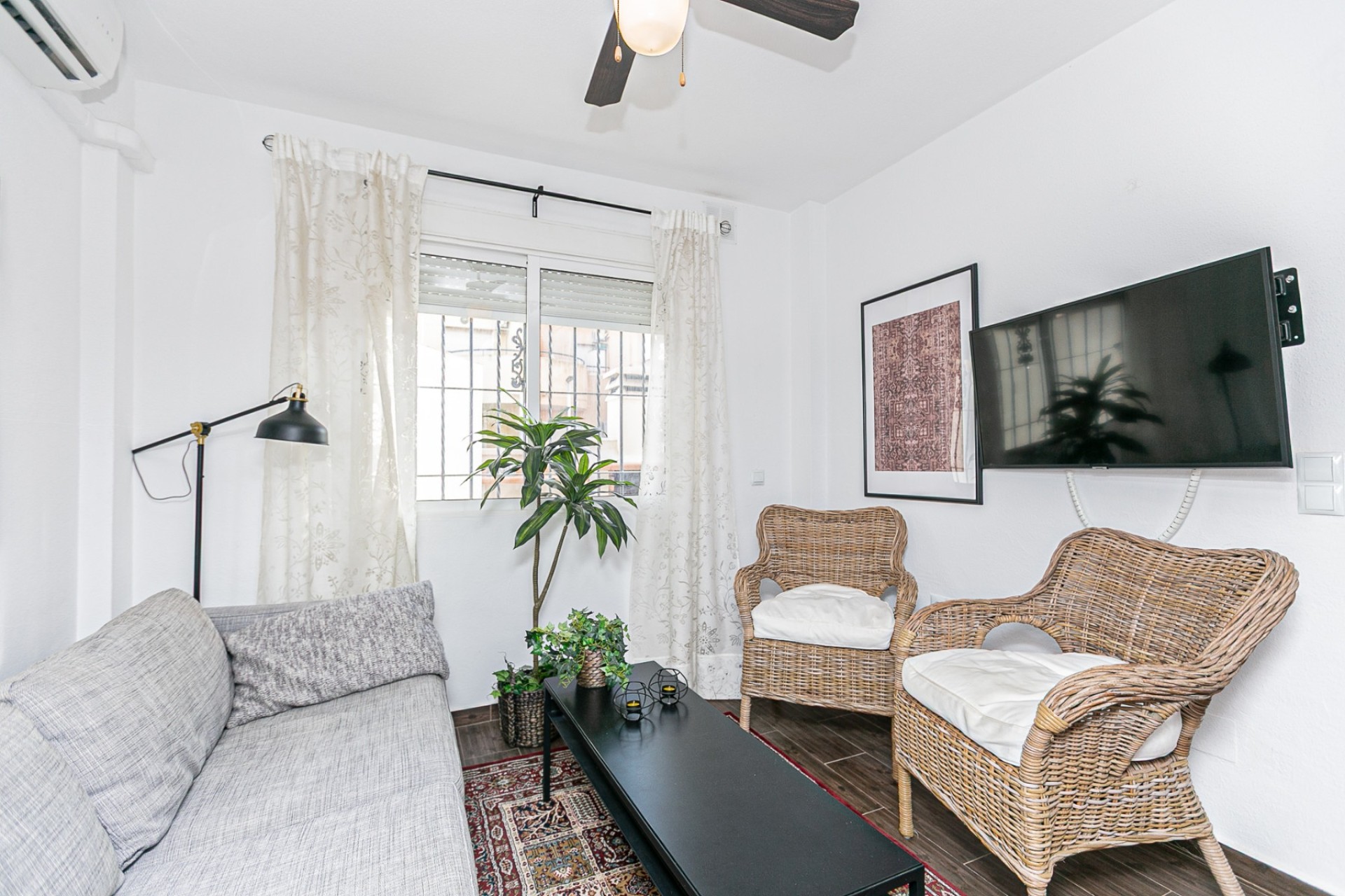 Sale - Town house -
Torrevieja - Torretas