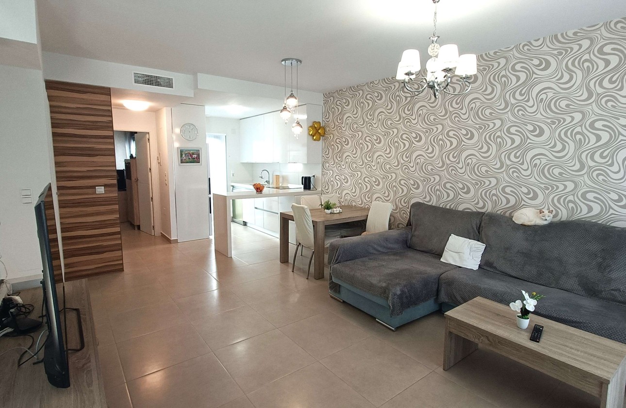 Sale - Town house -
Villamartín - El Manantial