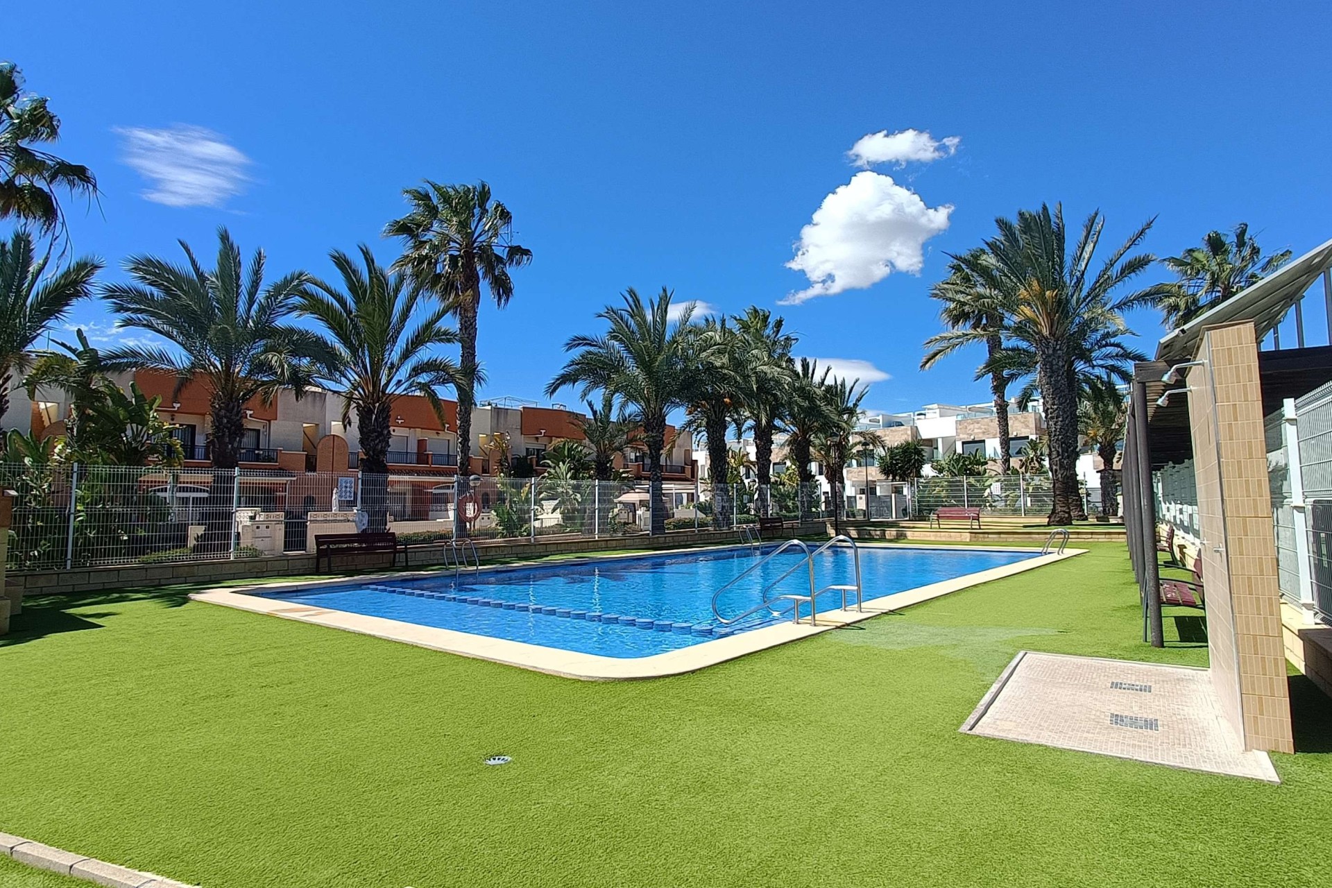 Sale - Town house -
Villamartín - El Manantial