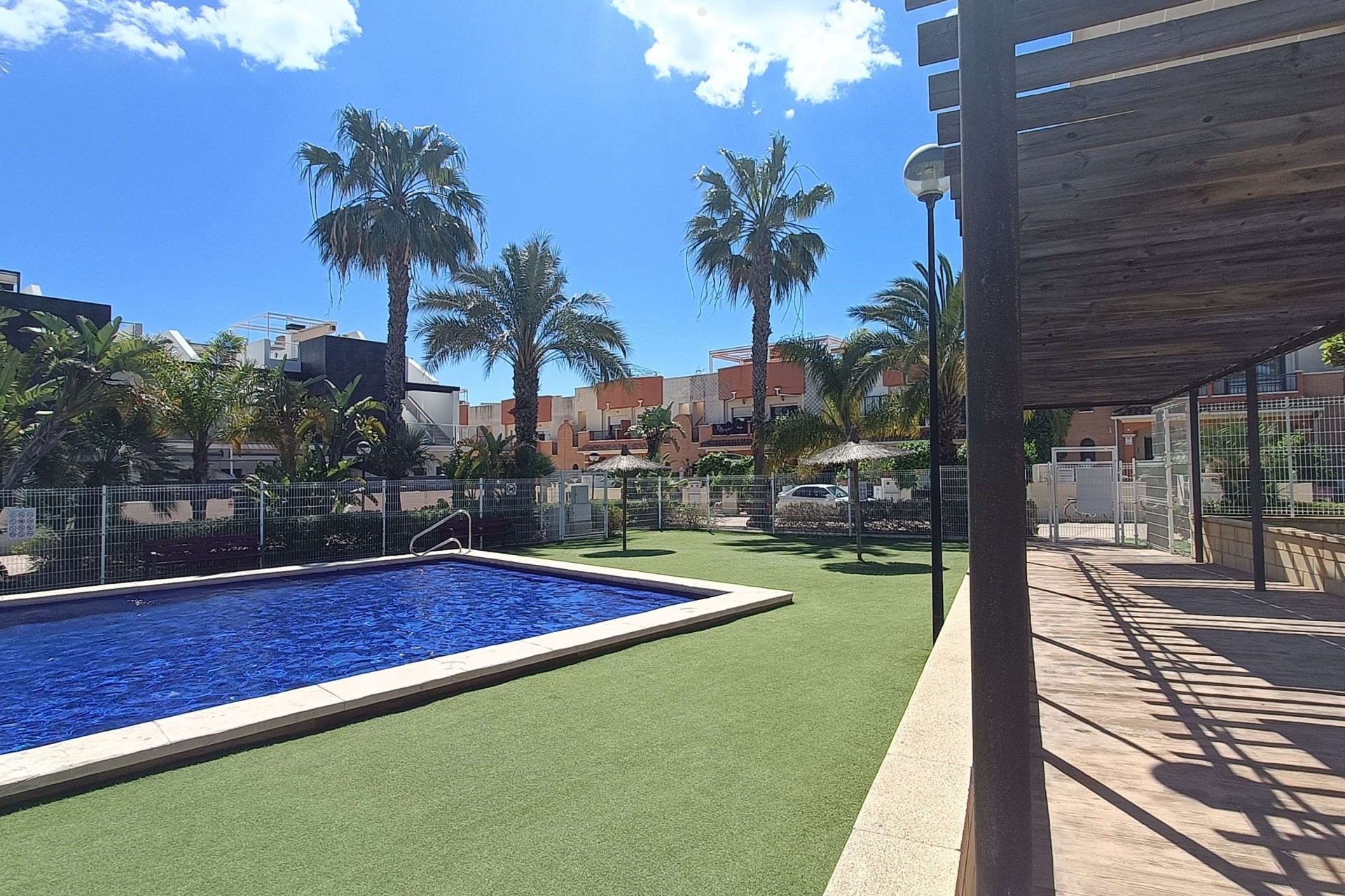 Sale - Town house -
Villamartín - El Manantial