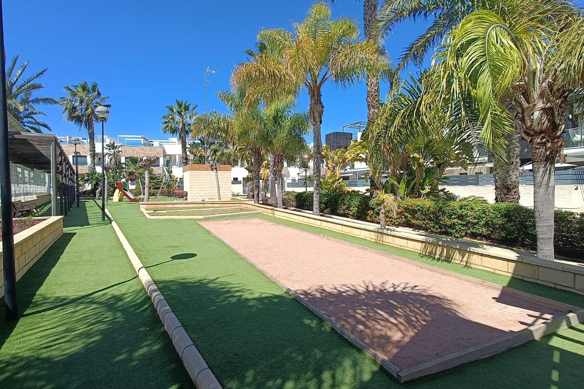 Sale - Town house -
Villamartín - El Manantial