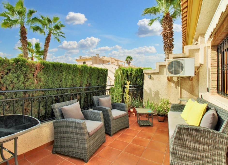 Sale - Town house -
Villamartín - PAU 8