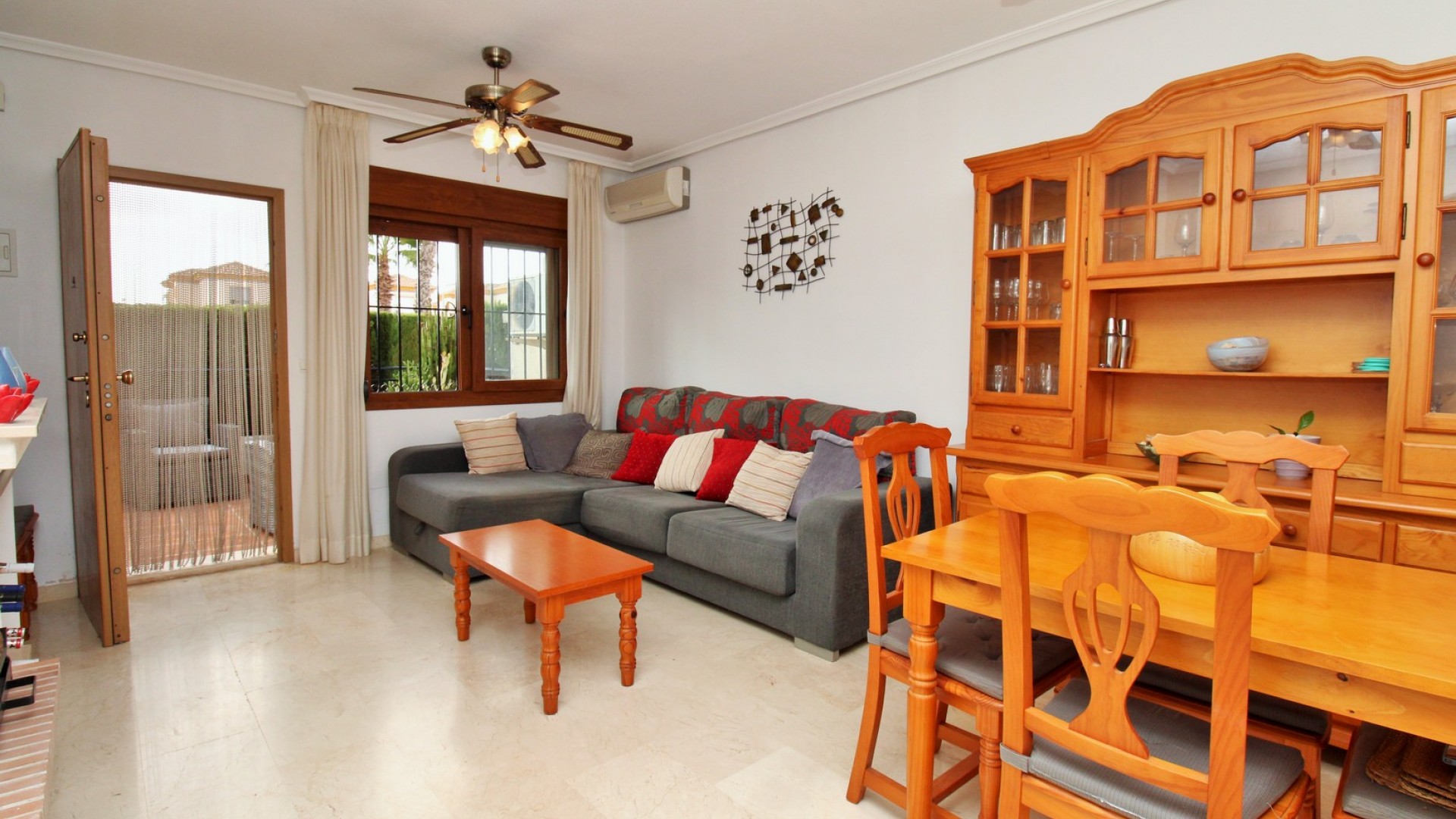 Sale - Town house -
Villamartín - PAU 8