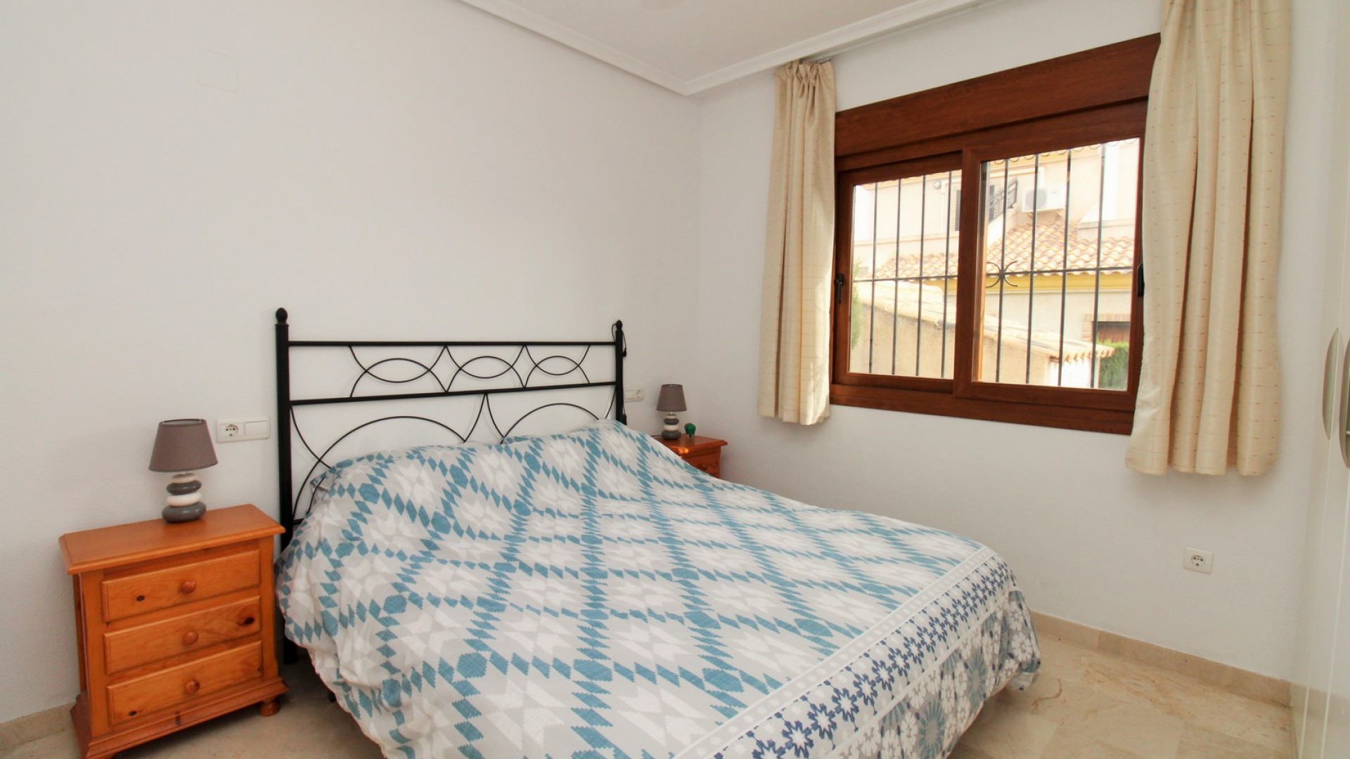 Sale - Town house -
Villamartín - PAU 8