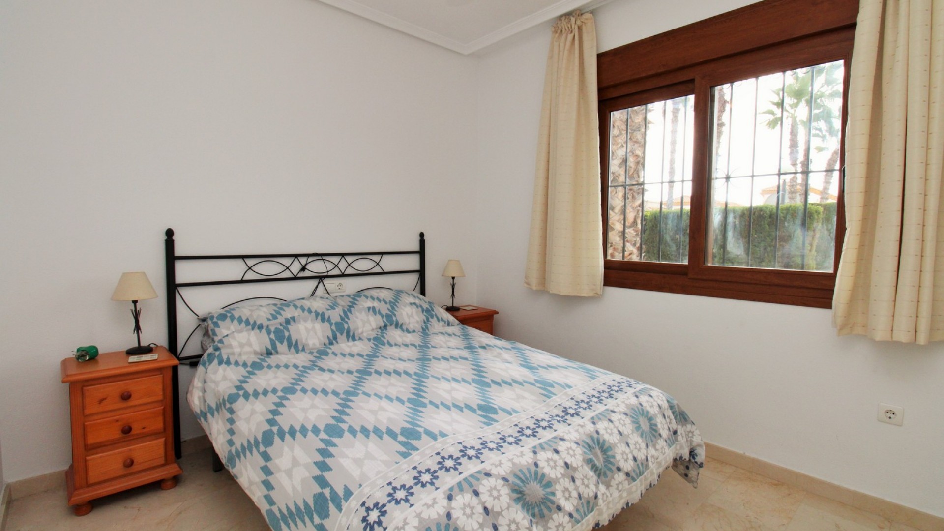 Sale - Town house -
Villamartín - PAU 8