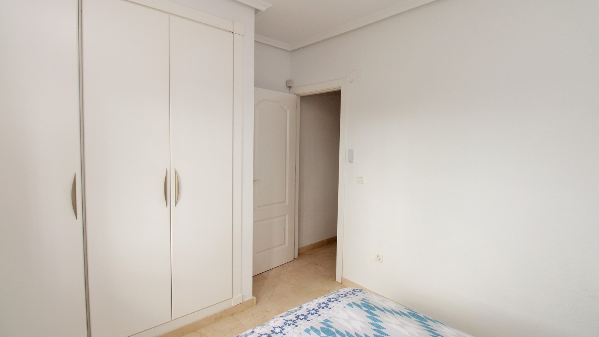 Sale - Town house -
Villamartín - PAU 8