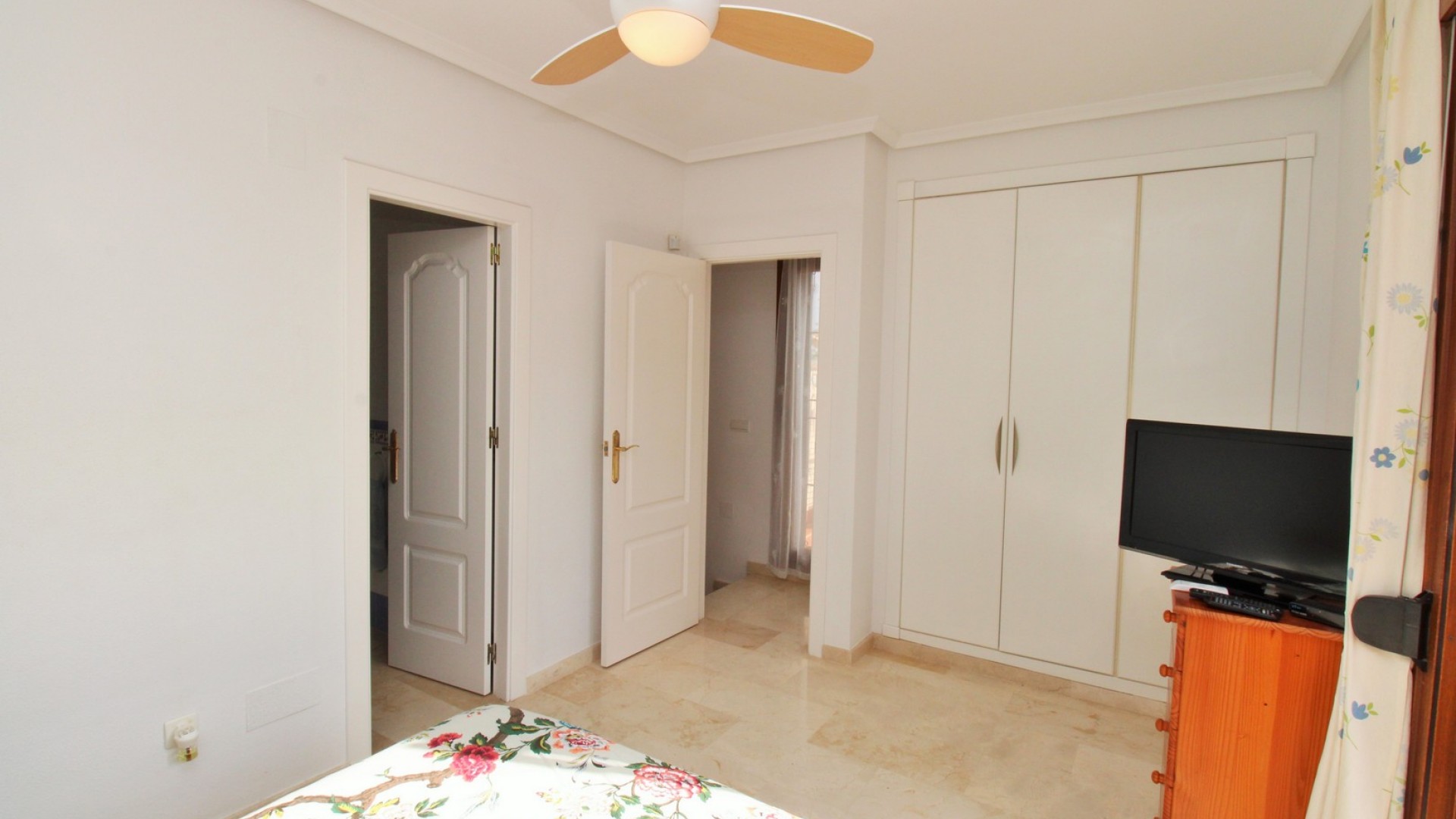 Sale - Town house -
Villamartín - PAU 8