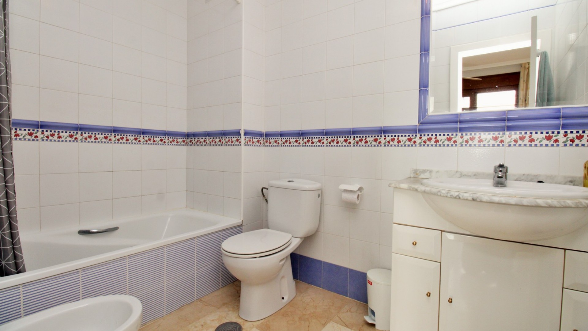 Sale - Town house -
Villamartín - PAU 8