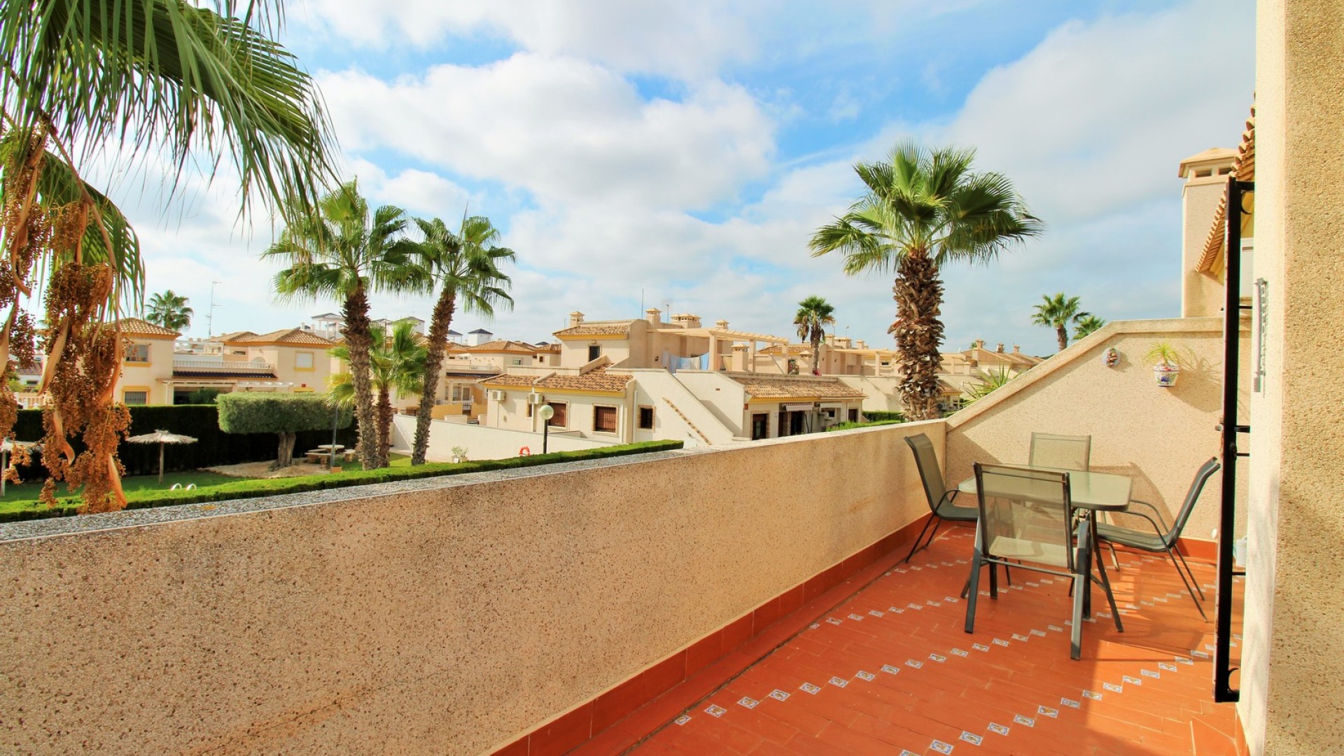 Sale - Town house -
Villamartín - PAU 8