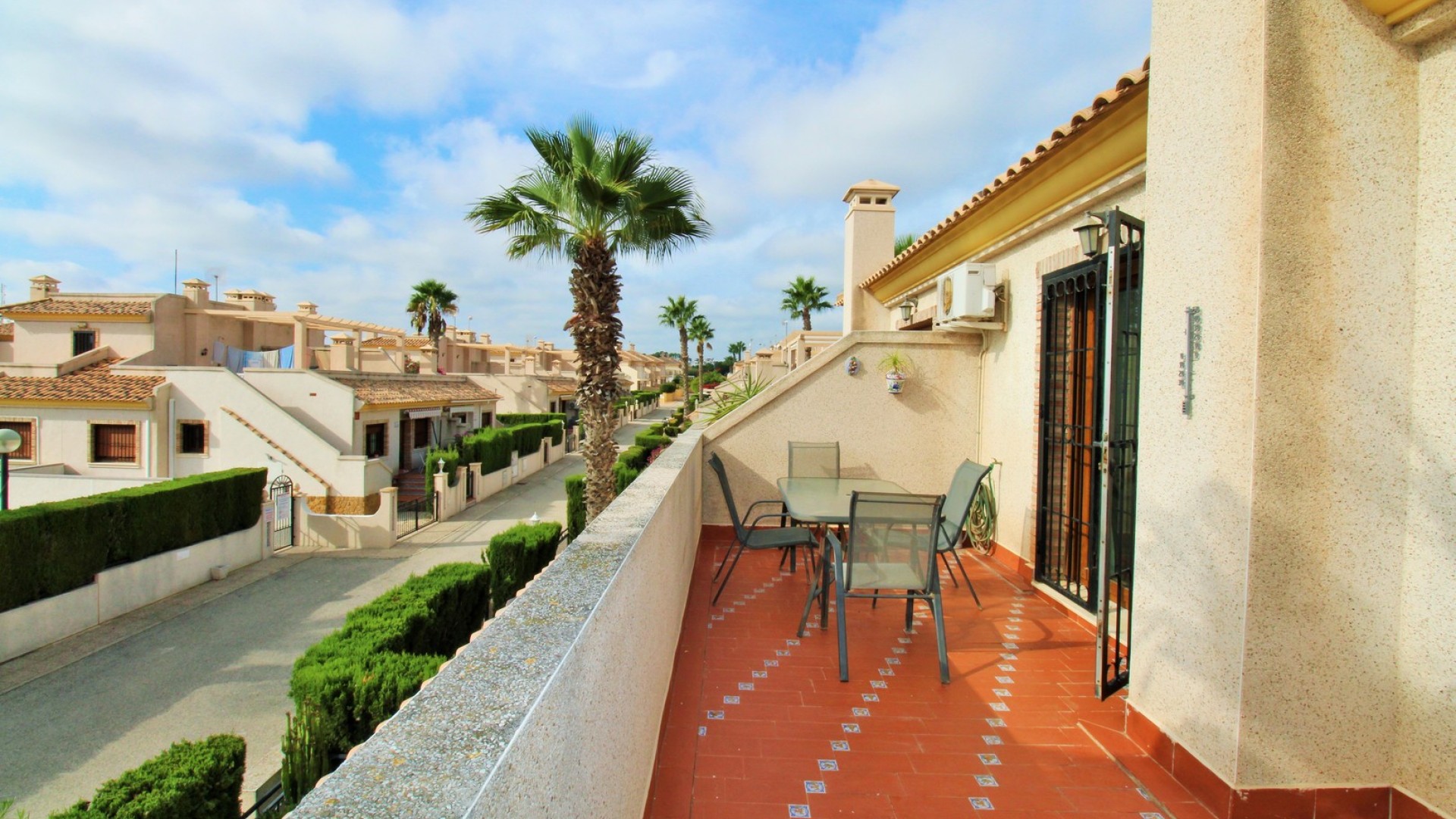 Sale - Town house -
Villamartín - PAU 8