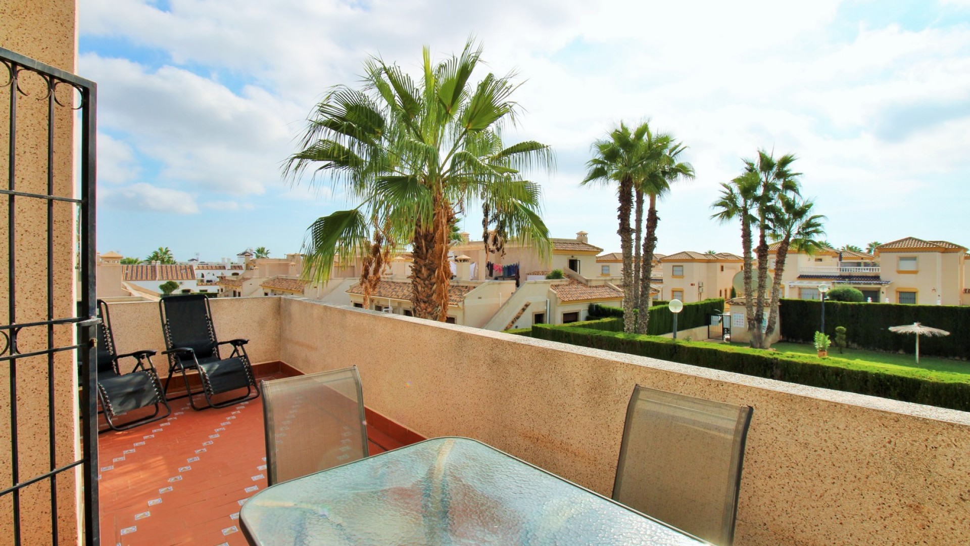 Sale - Town house -
Villamartín - PAU 8