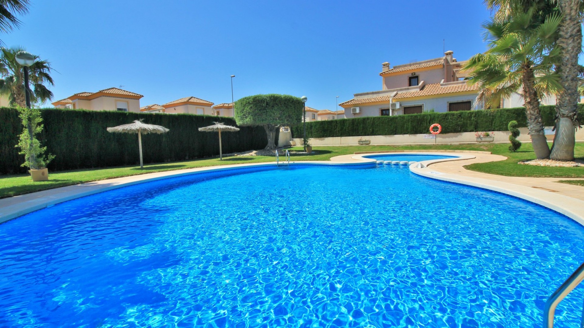 Sale - Town house -
Villamartín - PAU 8