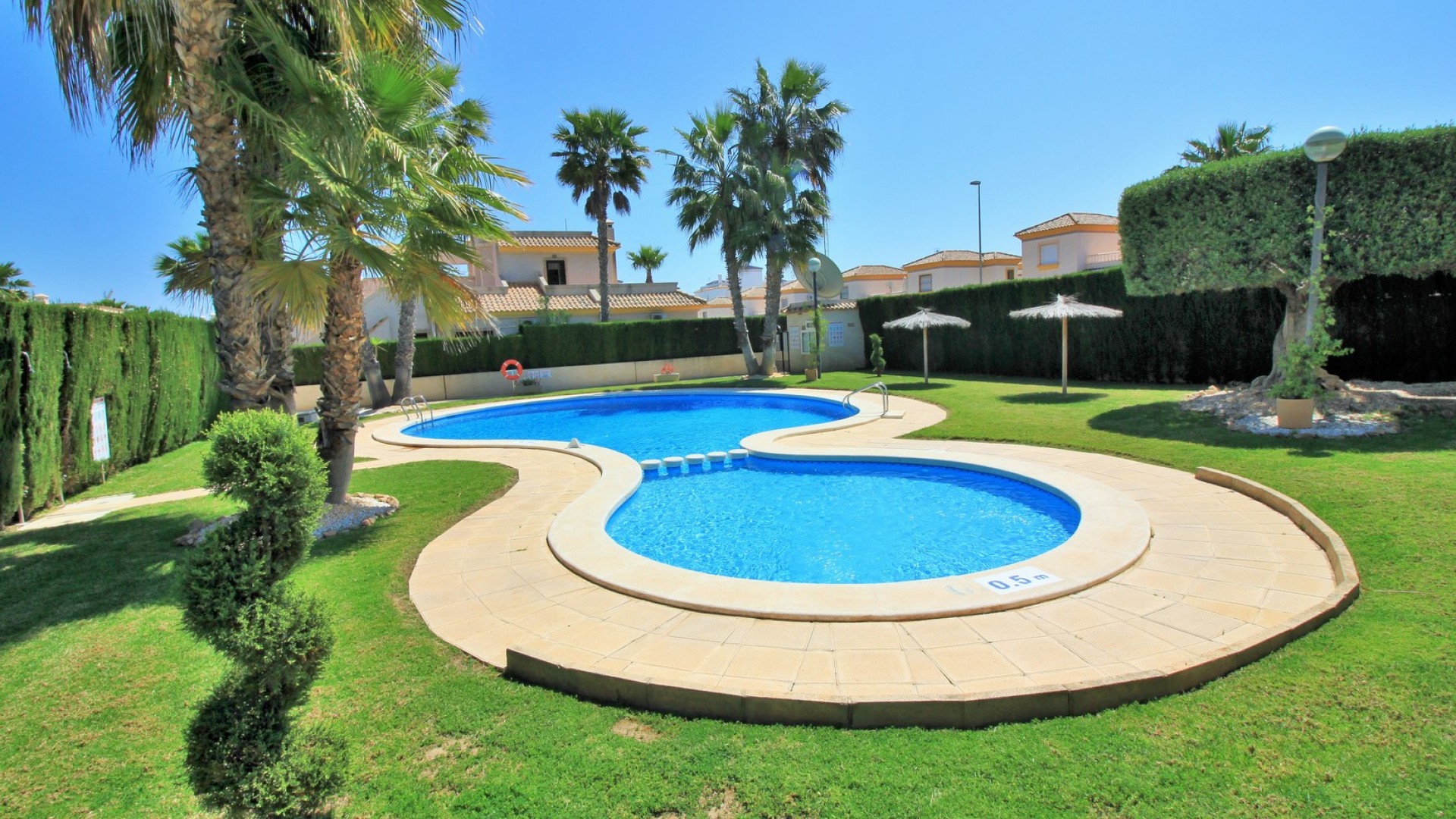 Sale - Town house -
Villamartín - PAU 8