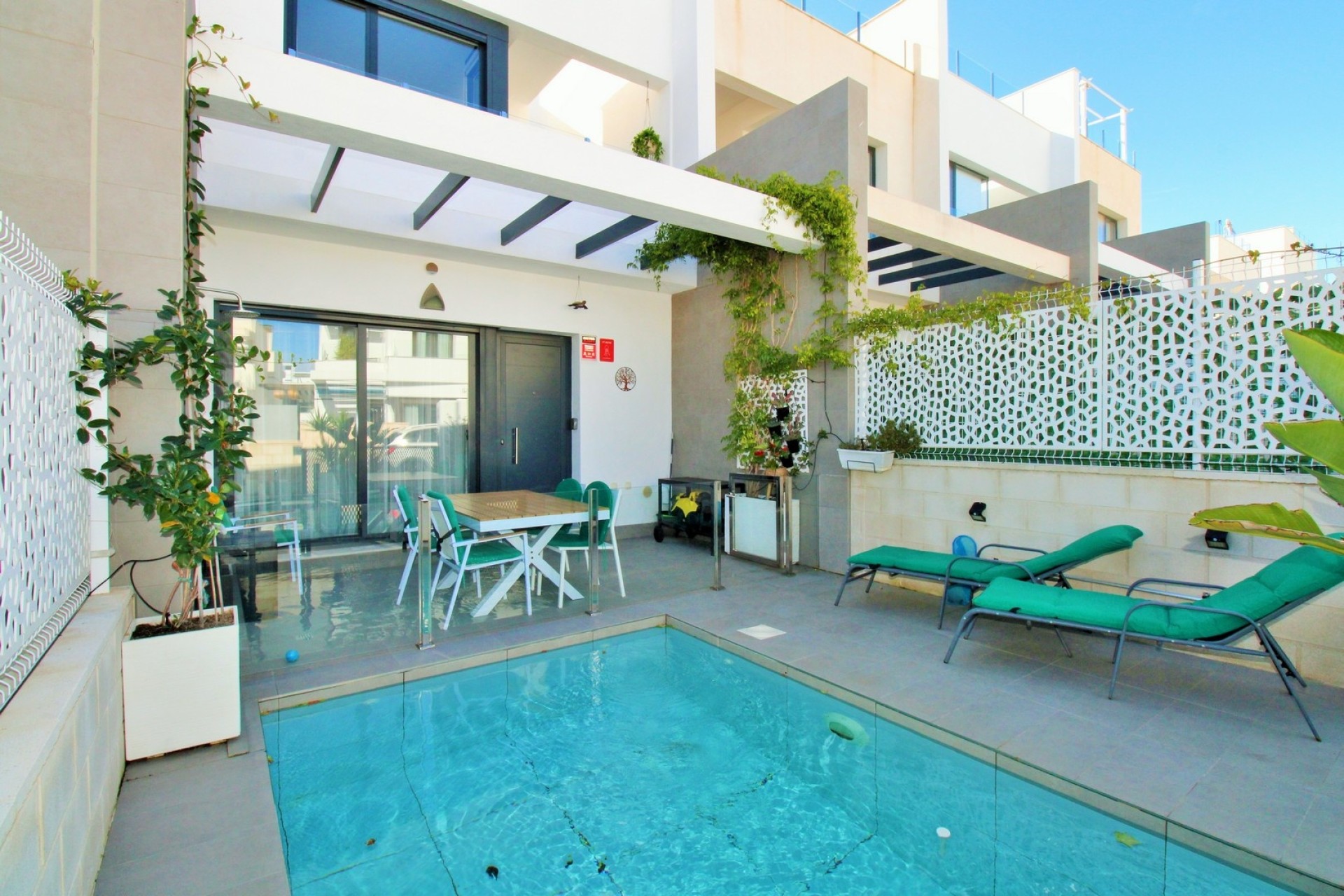 Sale - Town house -
Villamartín