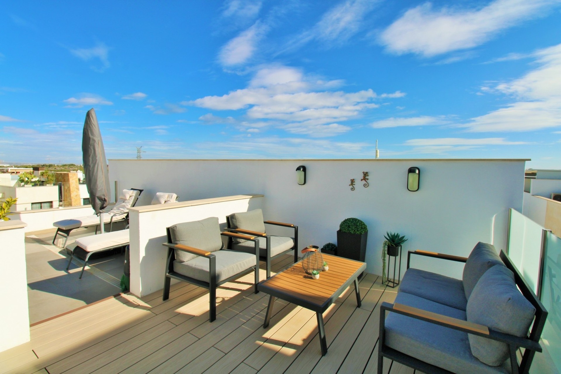 Sale - Town house -
Villamartín