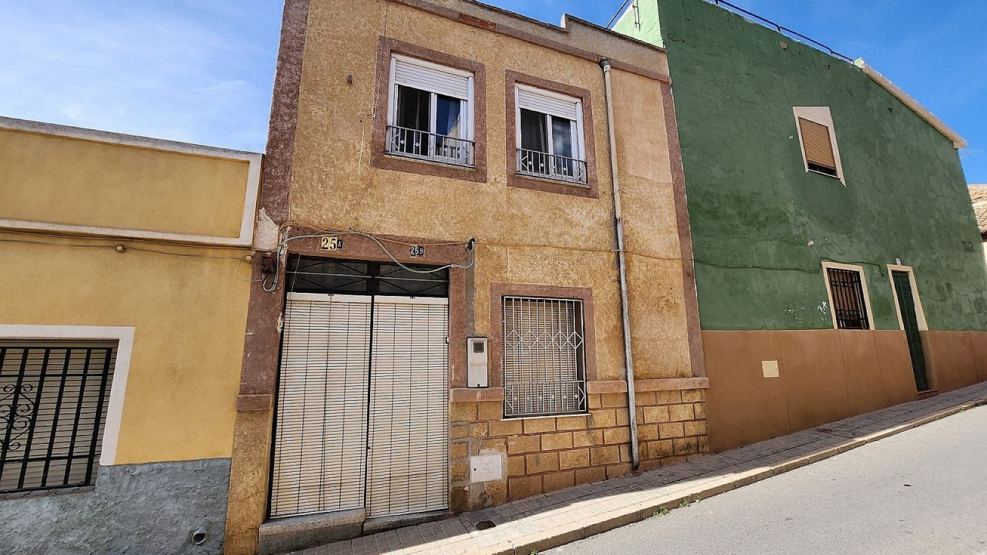 Sale - Town house -
Villena