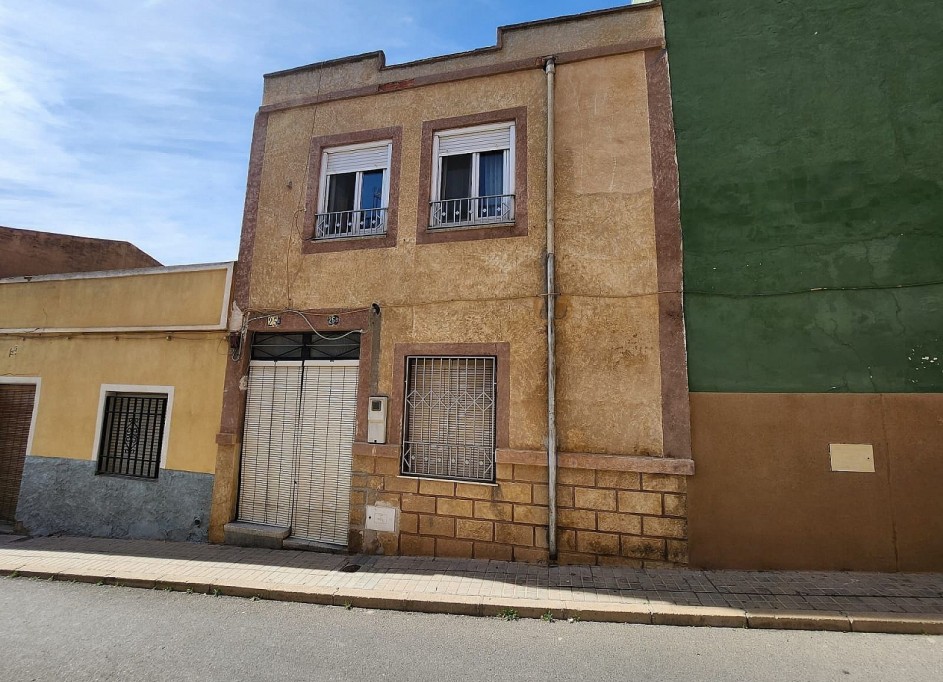 Sale - Town house -
Villena