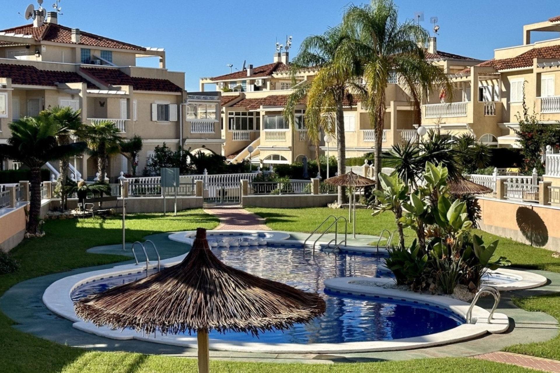 Sale - Townhouse  -
Orihuela Costa - Playa Flamenca