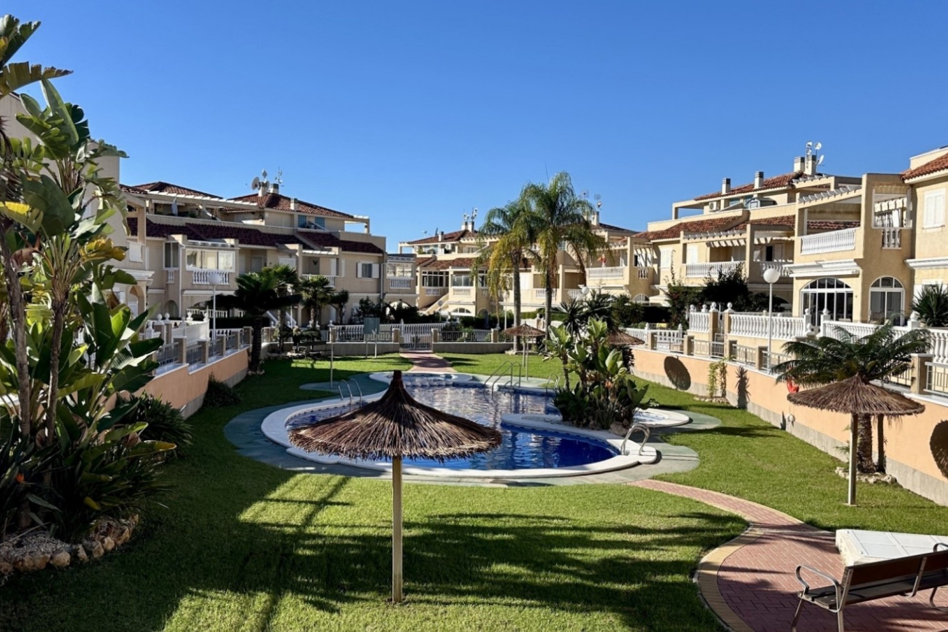 Sale - Townhouse  -
Orihuela Costa - Playa Flamenca