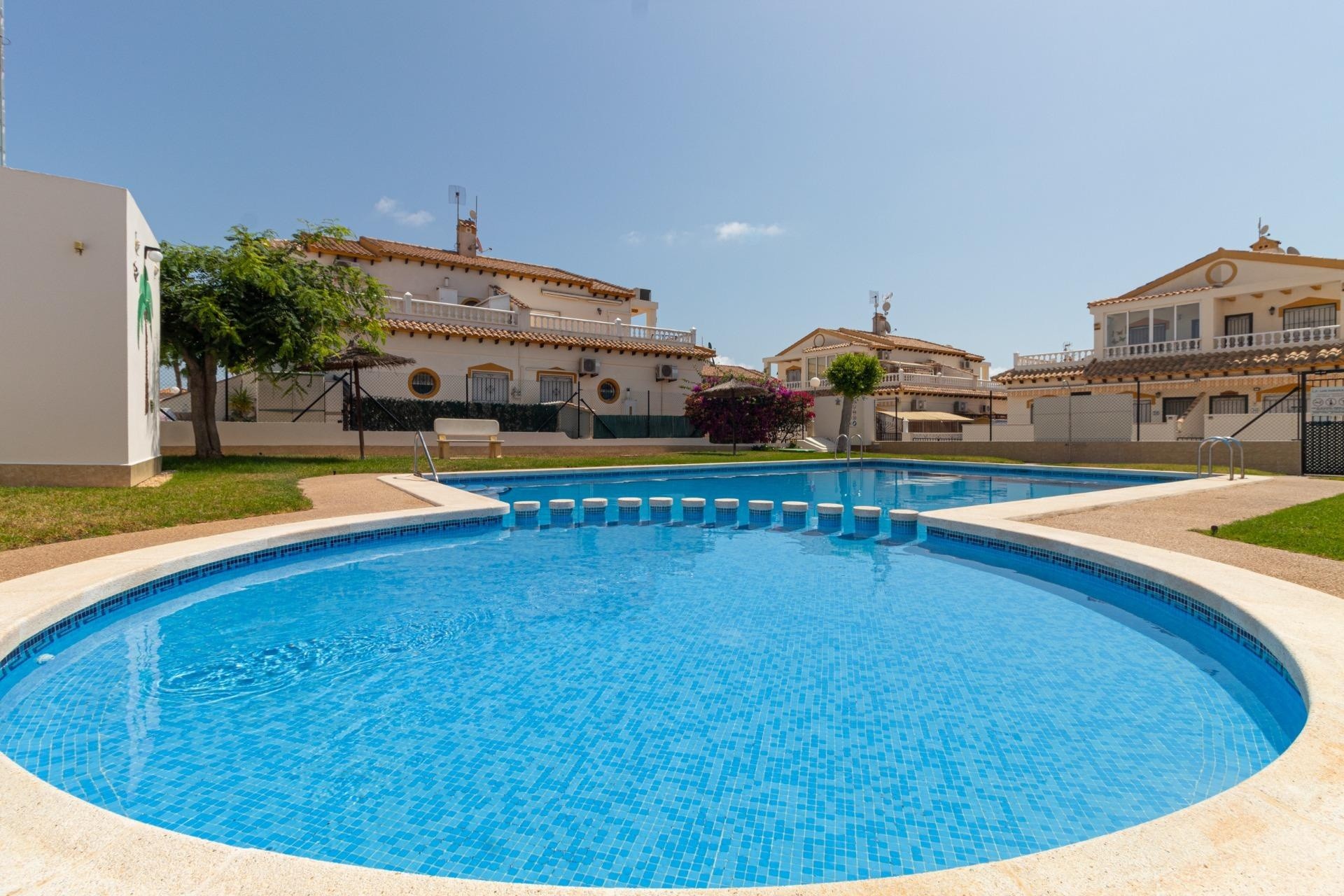 Sale - Townhouse -
Torrevieja - Los altos