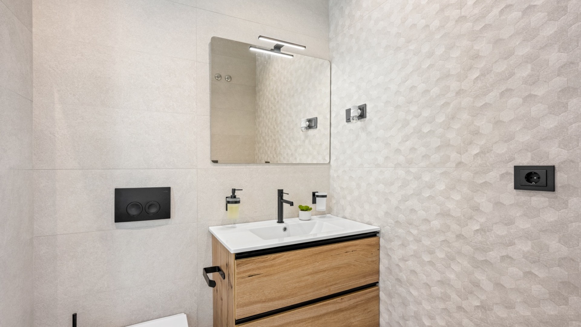 Sale - Villa - Detached -
Orihuela Costa - Blue Lagoon*