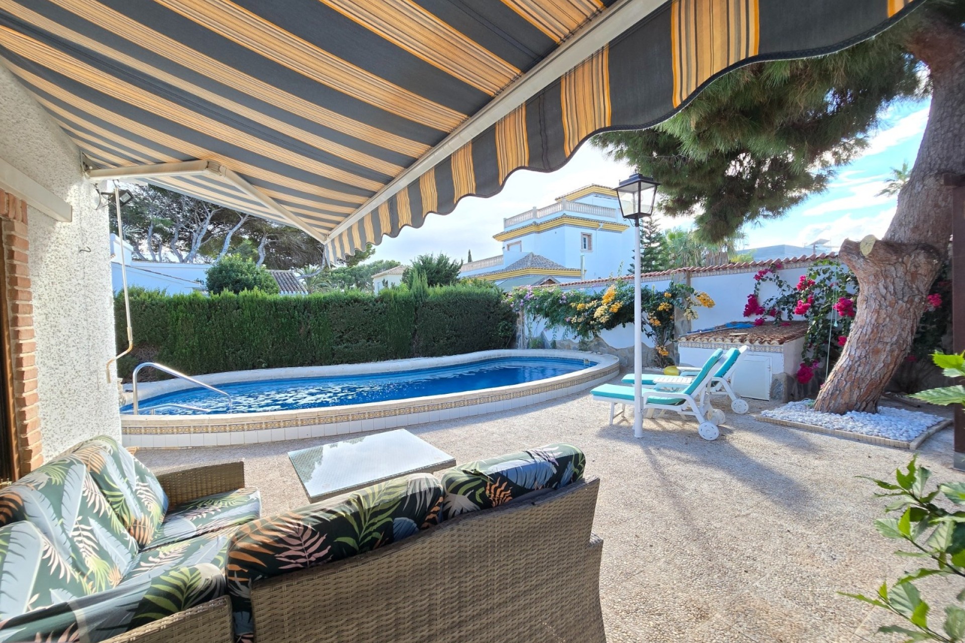 Sale - Villa - Detached -
Orihuela Costa * - Cabo Roig *