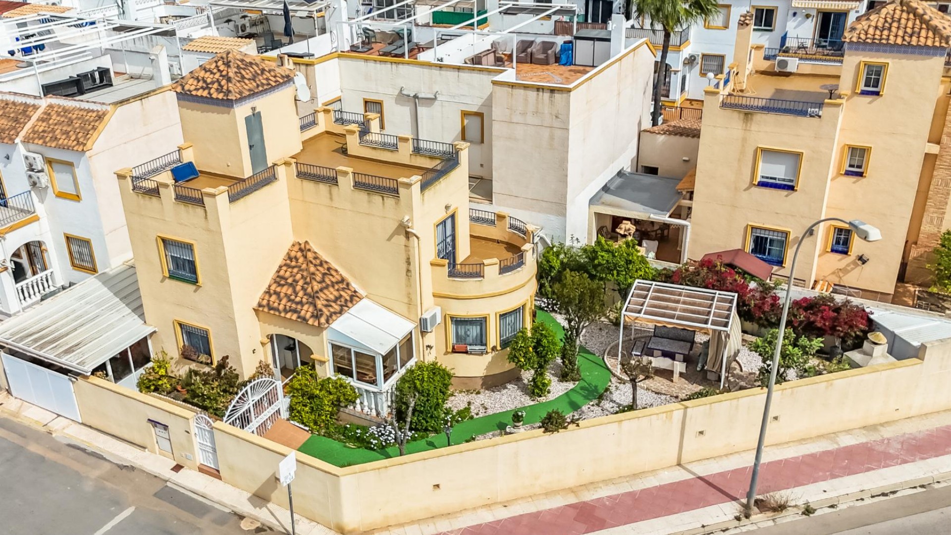 Sale - Villa -
Orihuela Costa - La Zenia- Orihuela costa