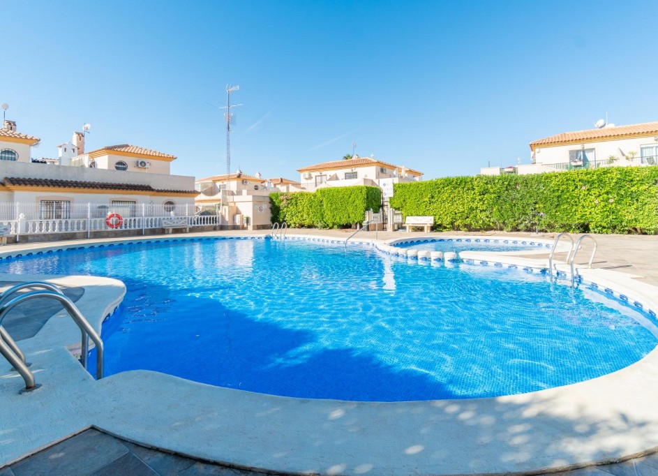 Sale - Villa -
Orihuela Costa - Playa Flamenca