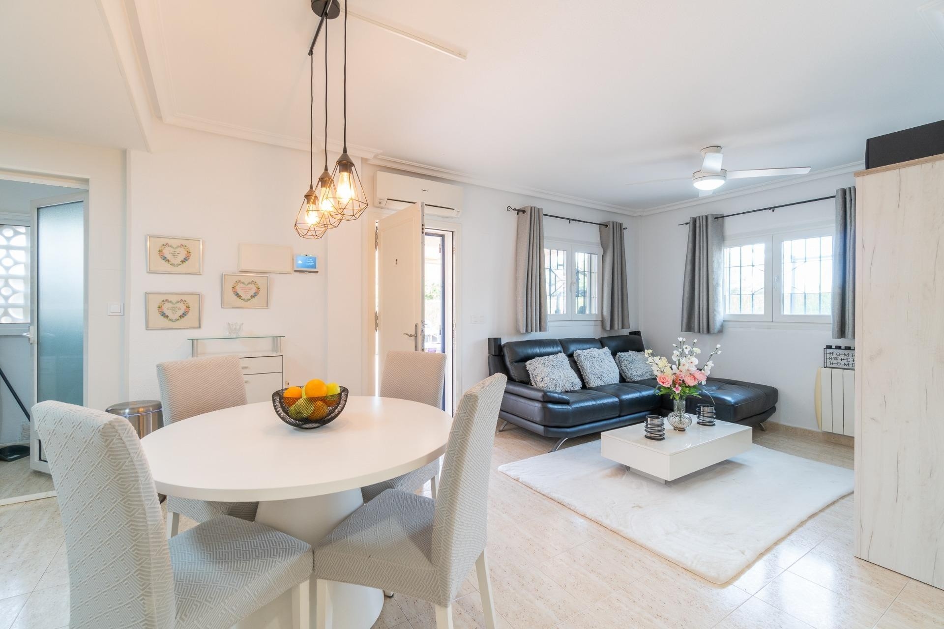 Sale - Villa -
Orihuela Costa - Zeniamar-Horizonte-La Campana