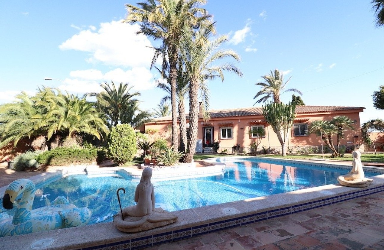 Sale - Villa -
Torrevieja - El chaparral