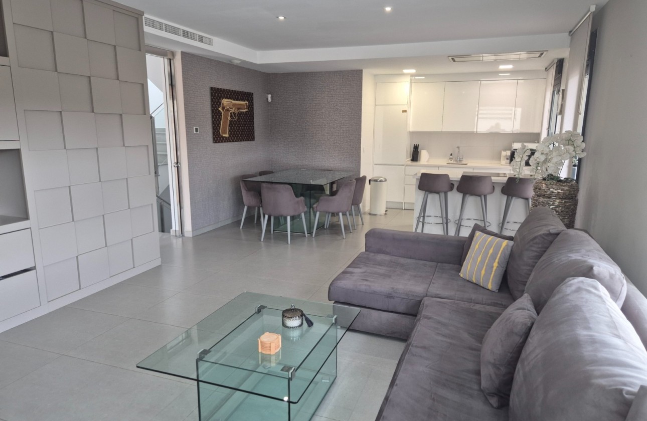 Sale - Villa -
Torrevieja - Los Balcones