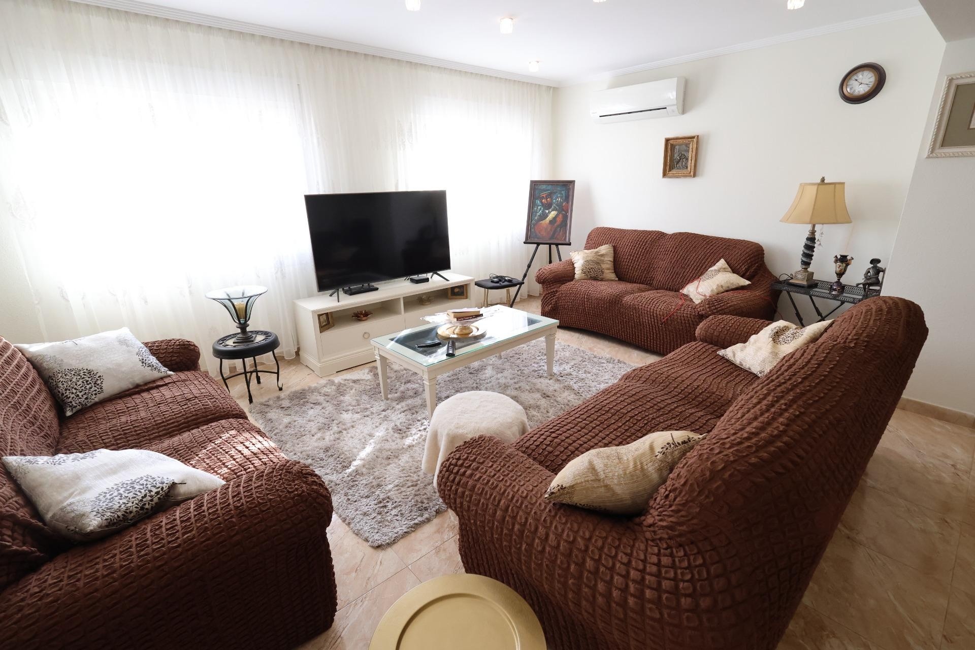 Sale - Villa -
Torrevieja - Los Balcones