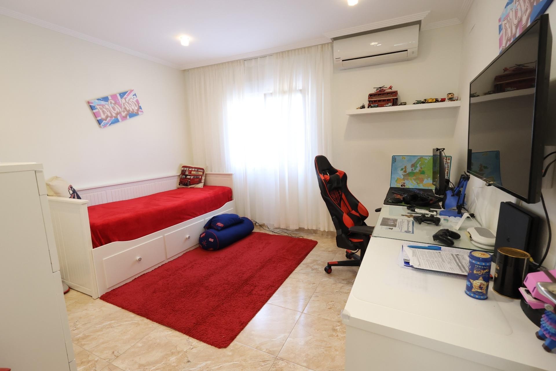 Sale - Villa -
Torrevieja - Los Balcones