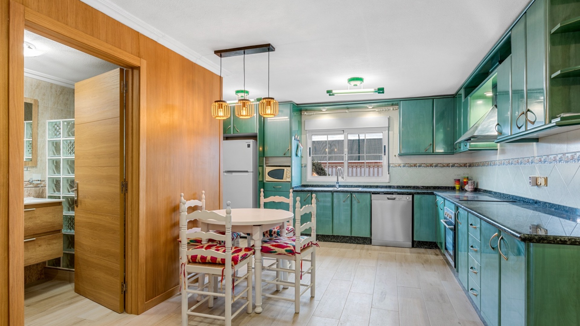 Sale - Villa -
Torrevieja